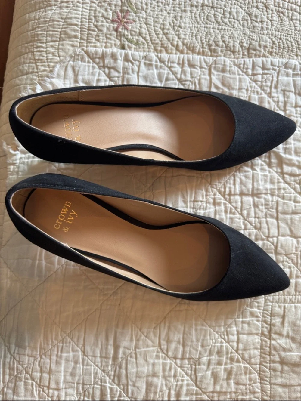 crown & ivy Black Pointed Toe with heel